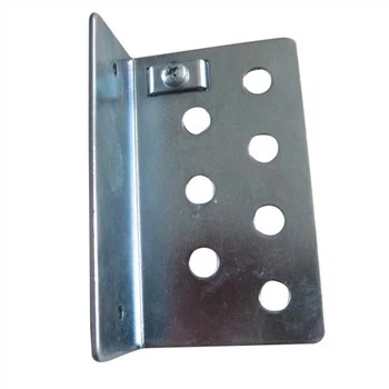 電流を通された鋼鉄柵のポスト